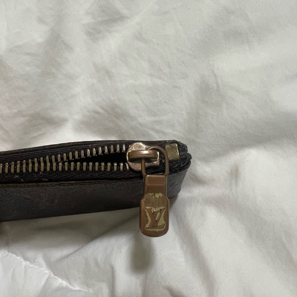 Louis Vuitton Monogram KeyPouch - Picture 2 of 4